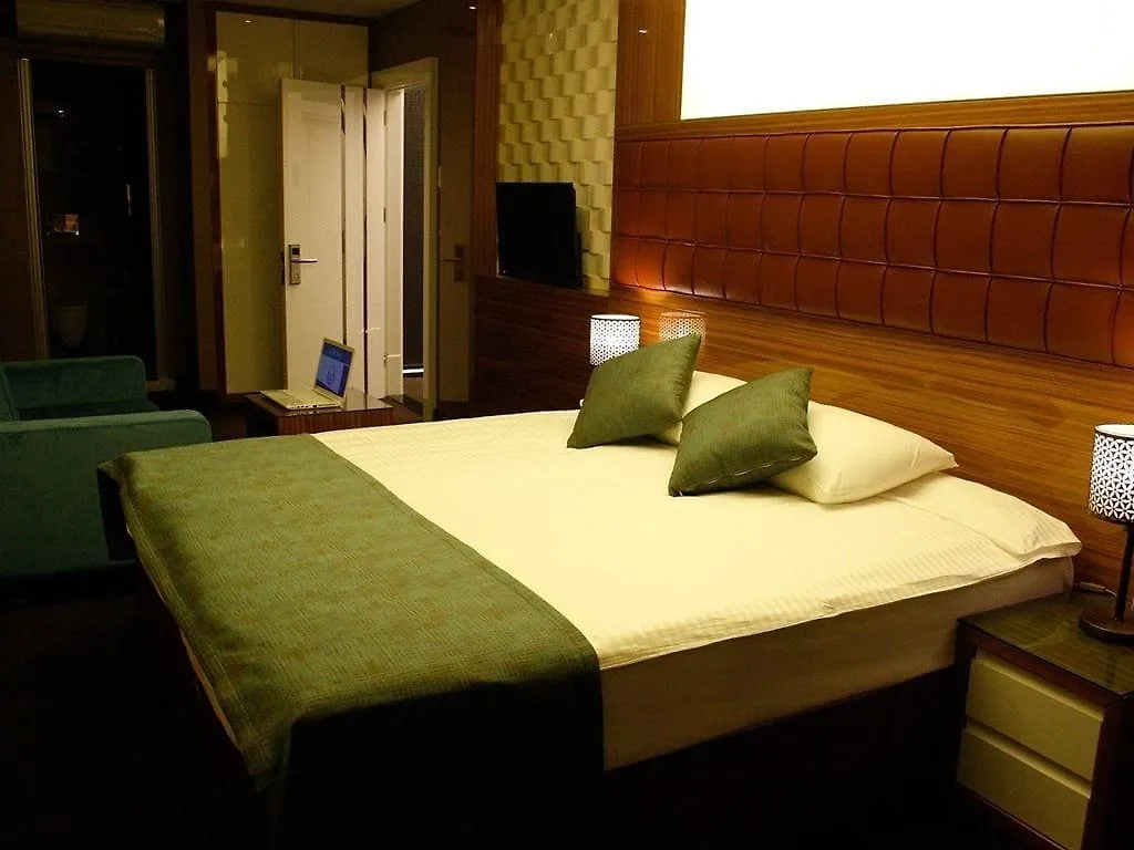 Atasehir Palace Hotel Istanbul 3*,